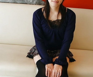 Asian babe Yumi Wakabayashi..