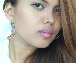 Cute Filipina Kimar flashes..