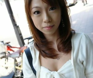 빨강 머리 아시아 여자 유리